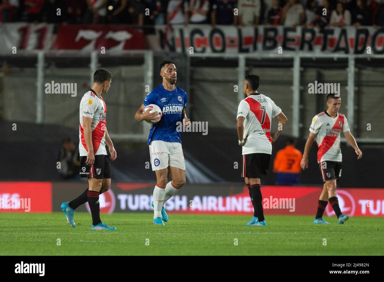 BUENOS AIRES, ARGENTINIEN - 3. APRIL: Gabriel Ávalos von den Argentinos Juniors feiert das erste Tor seiner Seite während eines Copa de la Liga 2022-Spiels zwischen R Stockfoto