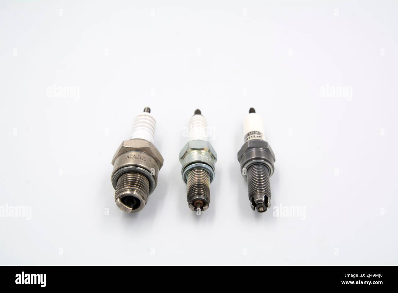 Zündkerzenarten, 1-Stift, 2-Stift- und 3-Stift-Zündkerze Stockfoto