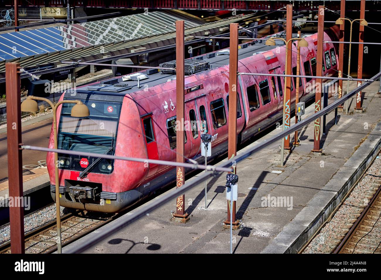 S-Zug (S-tog) am Kopenhagener Hauptbahnhof, Dänemark Stockfoto