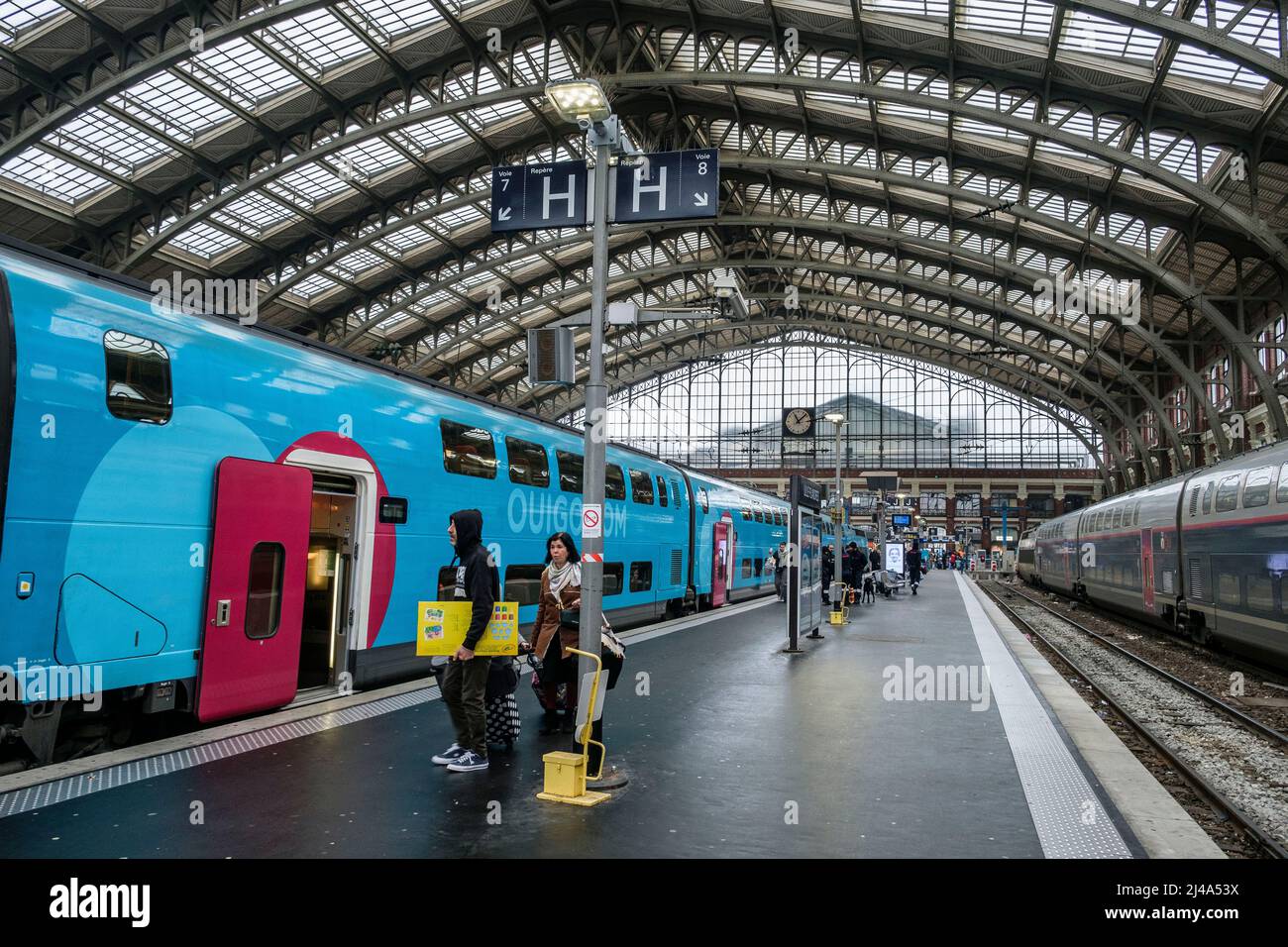 Gare Lilles Flandres a Lilles et Trains Ouigo | Bahnhof Lilles Flandres in den Zügen Lilles und Ouigo Stockfoto
