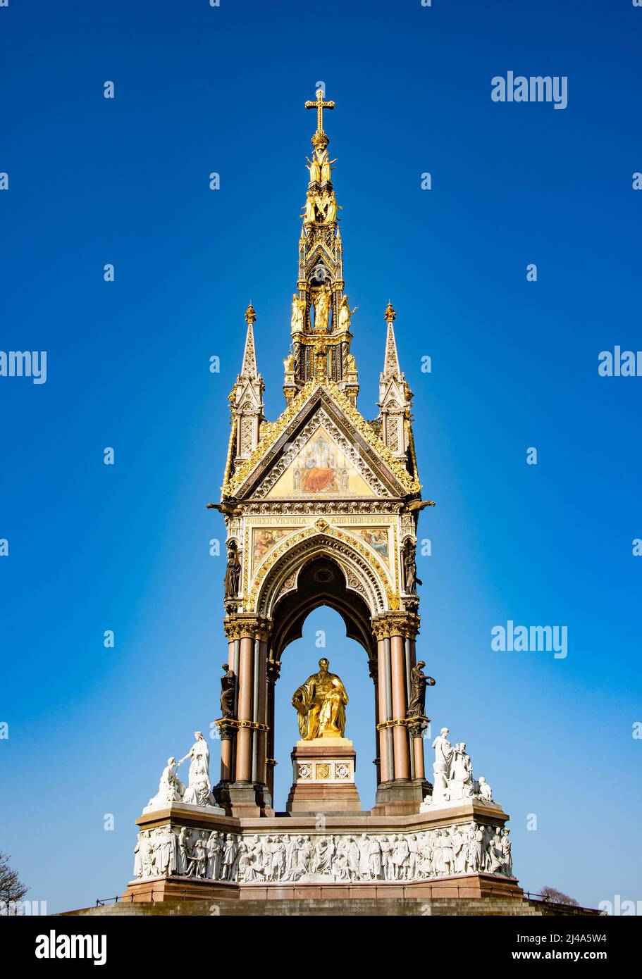 The Albert Memorial, Kensington Gardens, Hyde Park, London, England, VEREINIGTES KÖNIGREICH. Stockfoto