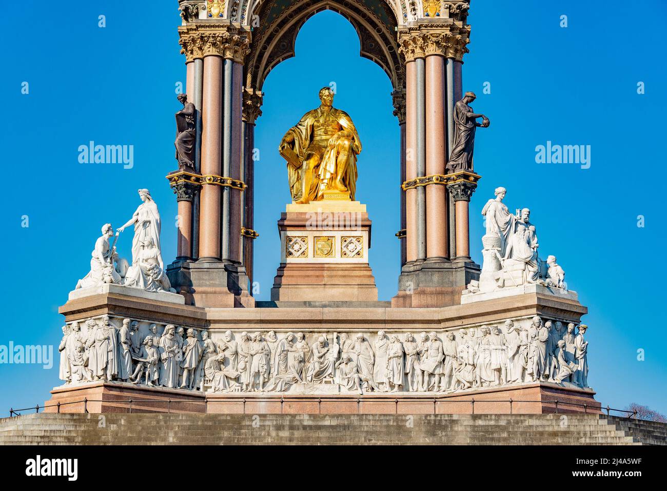 The Albert Memorial, Kensington Gardens, Hyde Park, London, England, VEREINIGTES KÖNIGREICH. Stockfoto