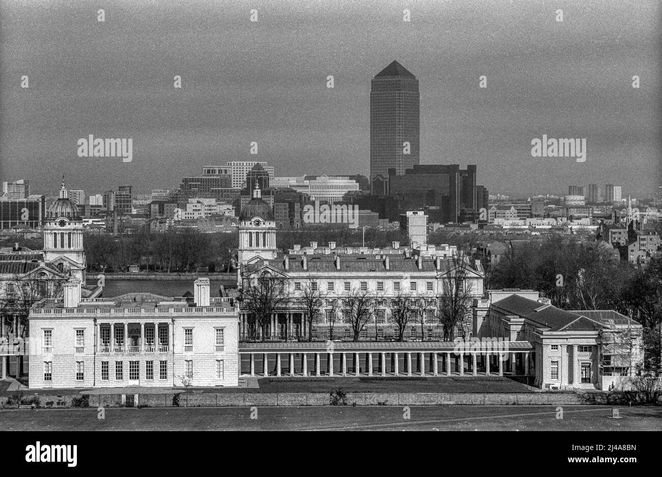 1993 Archivbild von Canary Wharf vom Greenwich Observatory aus gesehen. Stockfoto