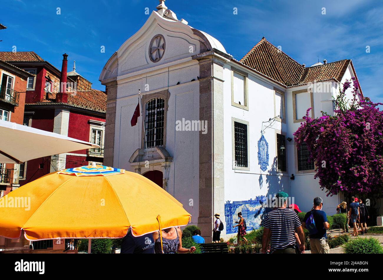 Überblick über die Stadt Lissabon von Miradouro das Portas do Sol der meistfotografierte Aussichtspunkt in Lissabon. Stockfoto