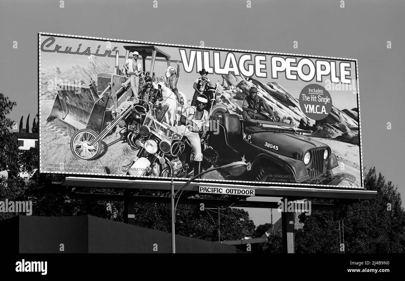 Village People Plakatwand auf dem Sunset Strip in Los Angeles, CA, 1978 Stockfoto
