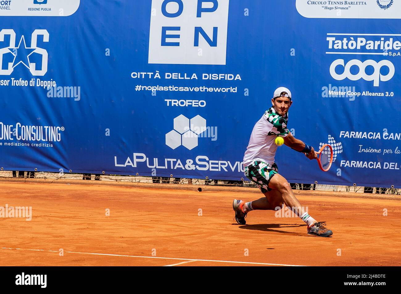 Barletta, Italien, 13.. April 2022 Francesco Passaro während der Open Città della Disfida ATP Challenge Tour Credit: Gaetano Piazzolla Stockfoto