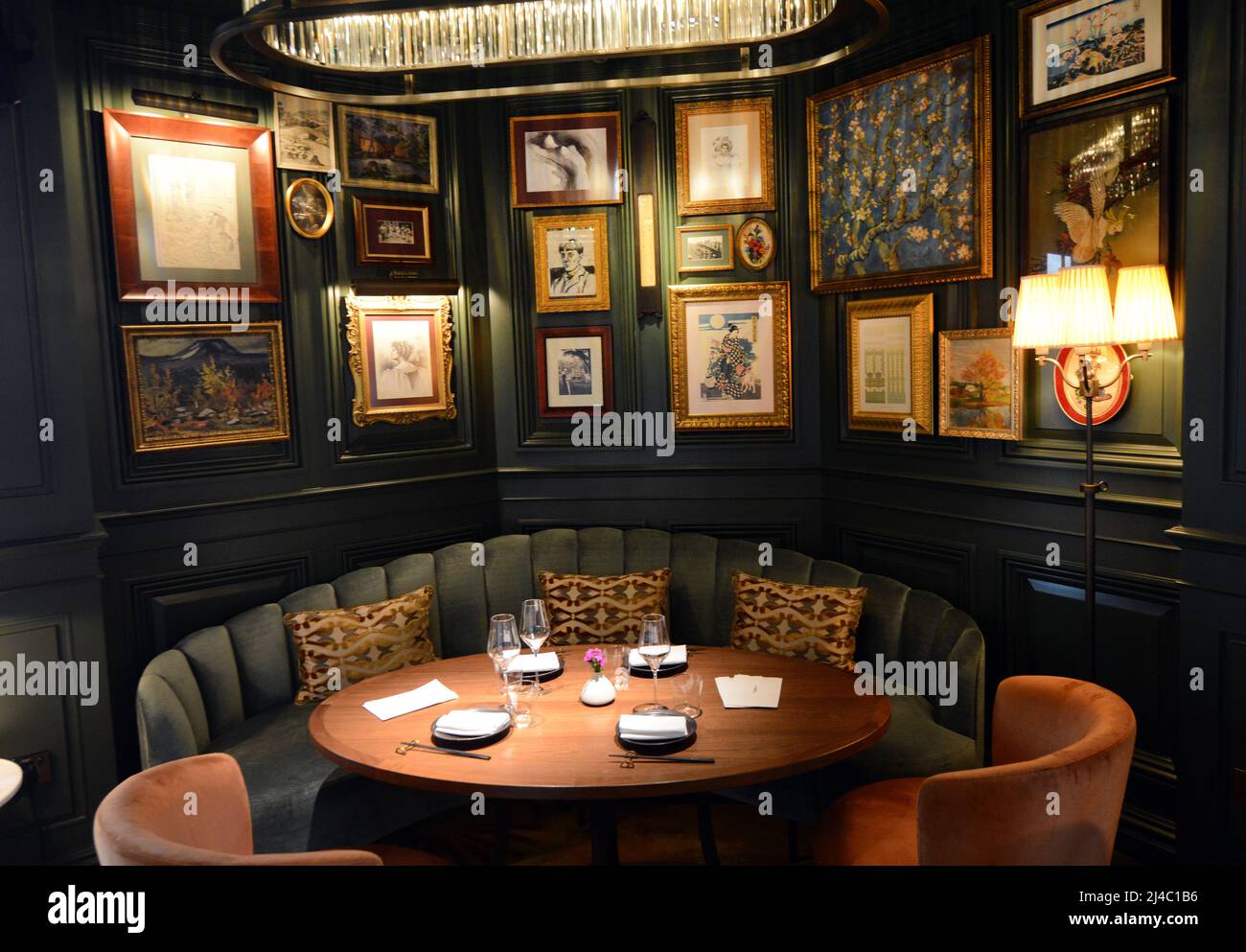 Die wunderschöne Aubrey Bar im Mandarin Oriental Hotel Hongkong. Stockfoto