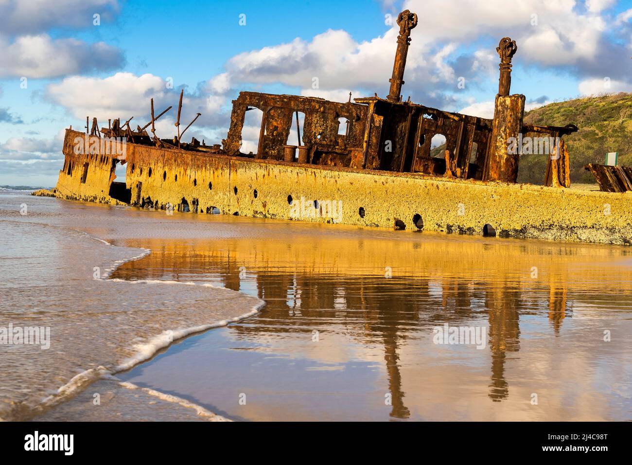 Schiffswrack von Maheno am Eastern Beach auf Fraser Island, Queensland, Australien Stockfoto