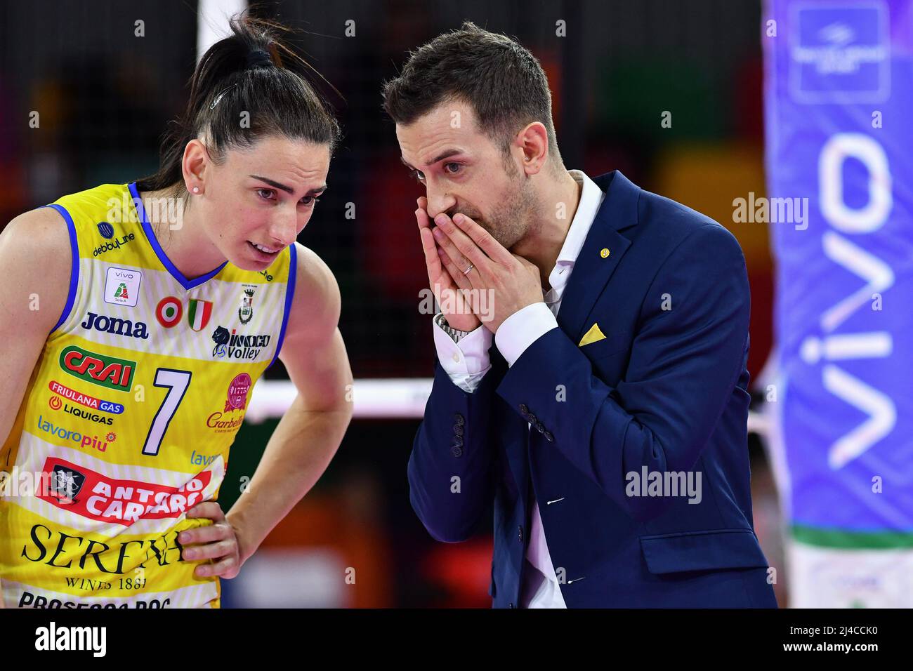 Pala Wanny, Florenz, Italien, 13. April 2022, Daniele Santarelli (Cheftrainer von Prosecco Doc Imoco Volley Conegliano) und Raphaela Folie (Prosecco Doc Stockfoto