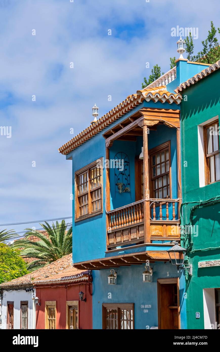 Haus mit Balkon im Dorf San Andrés auf der Kanarischen Insel La Palma Stockfoto