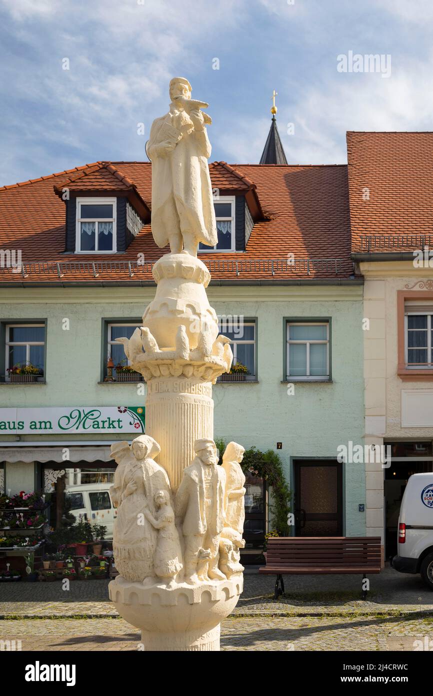 Krabat-Säule auf dem Marktplatz Wittichenau, Sachsen, Deutschland Stockfoto