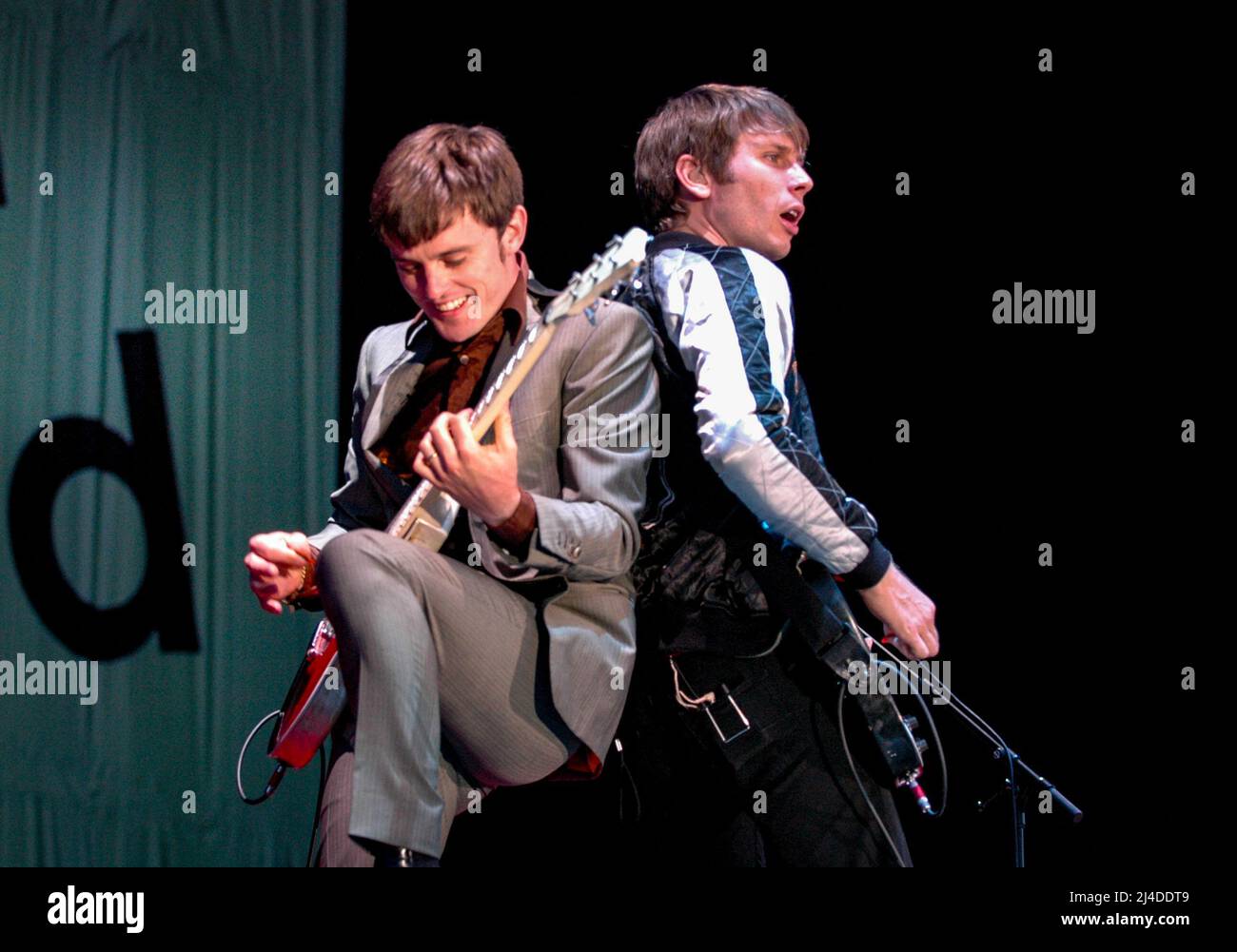 Nick McCarthy und Alex Kapranos - Franz Ferdinand, V2005, Hylands Park, Chelmsford, Essex, Großbritannien - 21. August 2005 Stockfoto