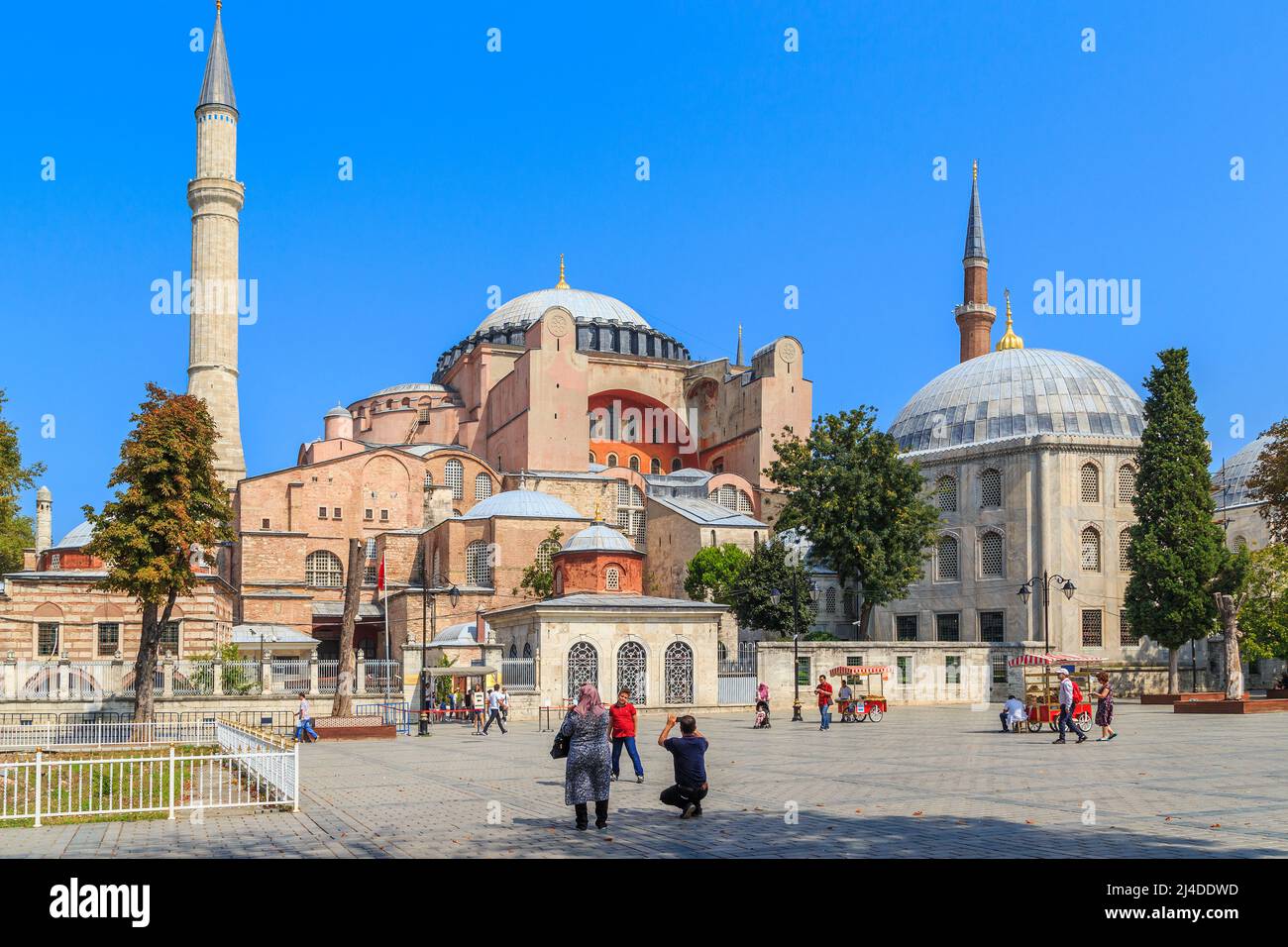 ISTANBUL, TÜRKEI - 13. SEPTEMBER 2017: Die Hagia Sophia ist ein weltberühmtes Denkmal byzantinischer Architektur, ein Symbol des 'goldenen Zeitalters' von Byzanz. Stockfoto