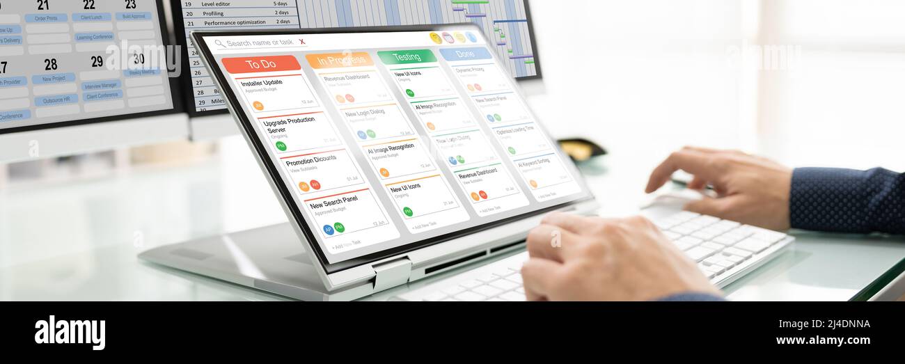 Kanban Project Management Software Auf Laptop. Digitaler Kalenderplan Stockfoto