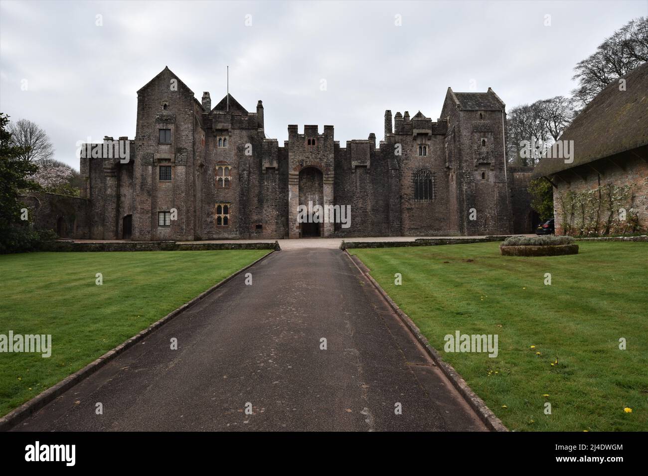 Schlendern in Compton Castle. Stockfoto