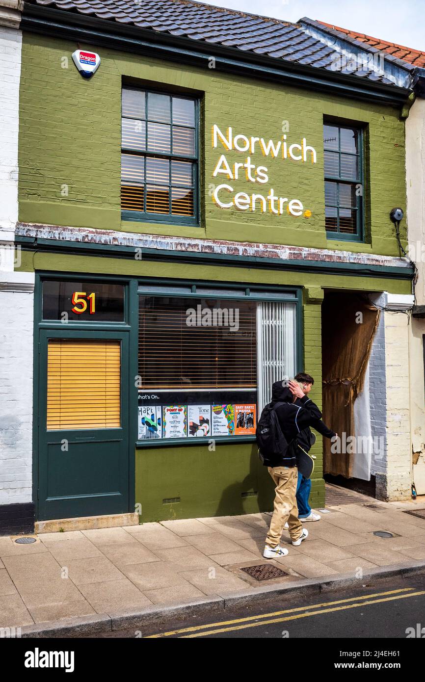 Norwich Arts Center - live Musik, Kunst und Theater in der Kirche des St. Swithin in St. Benedikt's Street in Norwich entfernt. Stockfoto