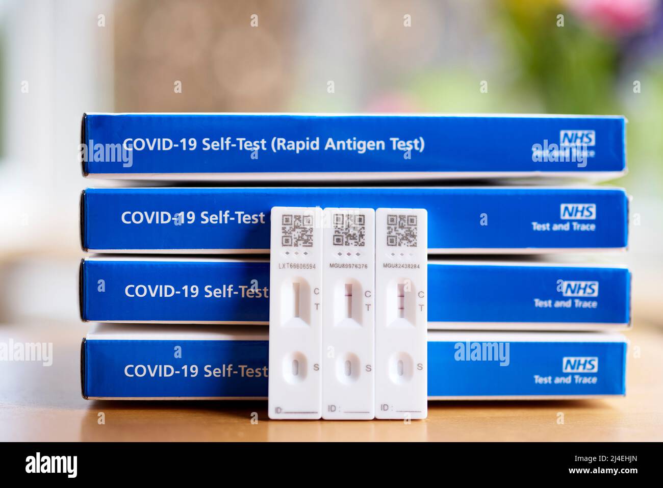 Covid-Kits für laterale Durchflussmessungen Stockfoto