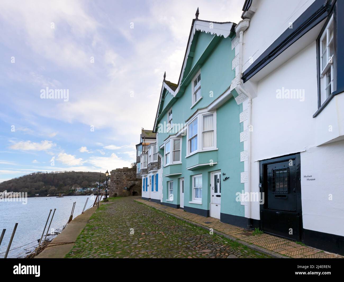 Historische Häuser am Kai in Dartmouth, South Hams, Devon. Bayard's Cove Fort liegt am Ende des Kais. Der Kai war eine der Haltestellen der Pilgrim F Stockfoto