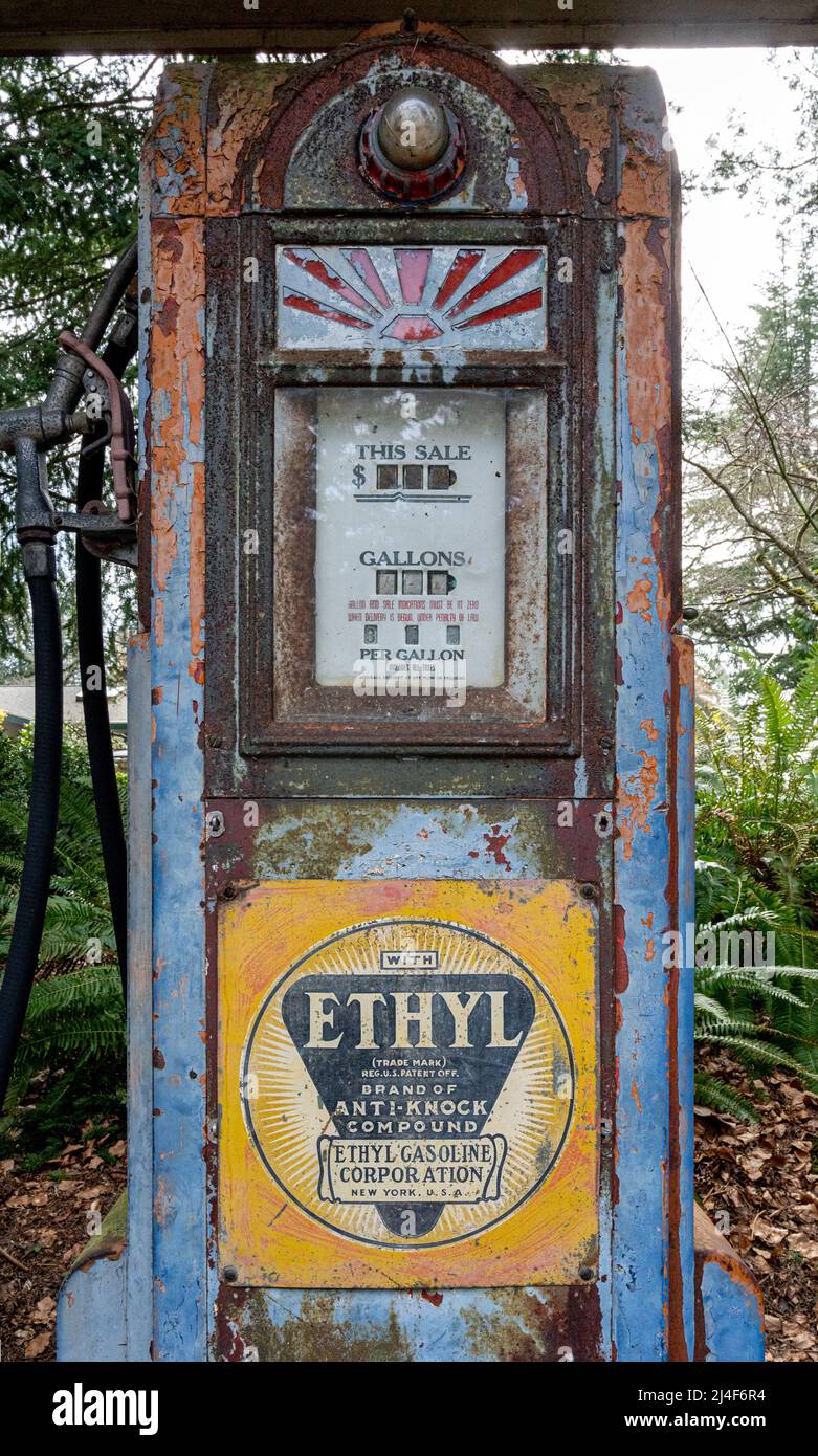 Alte Gaspumpen im Gas Works Park in Seattle ausgestellt. Stockfoto