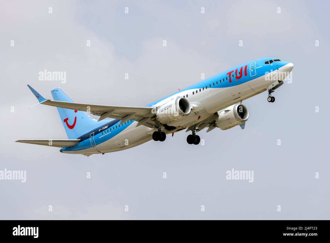 TUI Boeing 737-8 MAX (REG: G-TUMU) startet von der Start- und Landebahn 13 zurück nach Birmingham, Großbritannien. Stockfoto