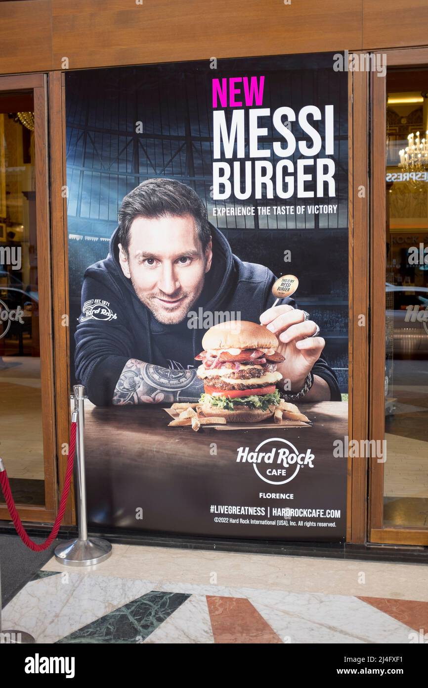 Lionel Messi Werbung für „The Messi Burger“ Hamburger im Hard Rock Cafe Florenz Italien Stockfoto