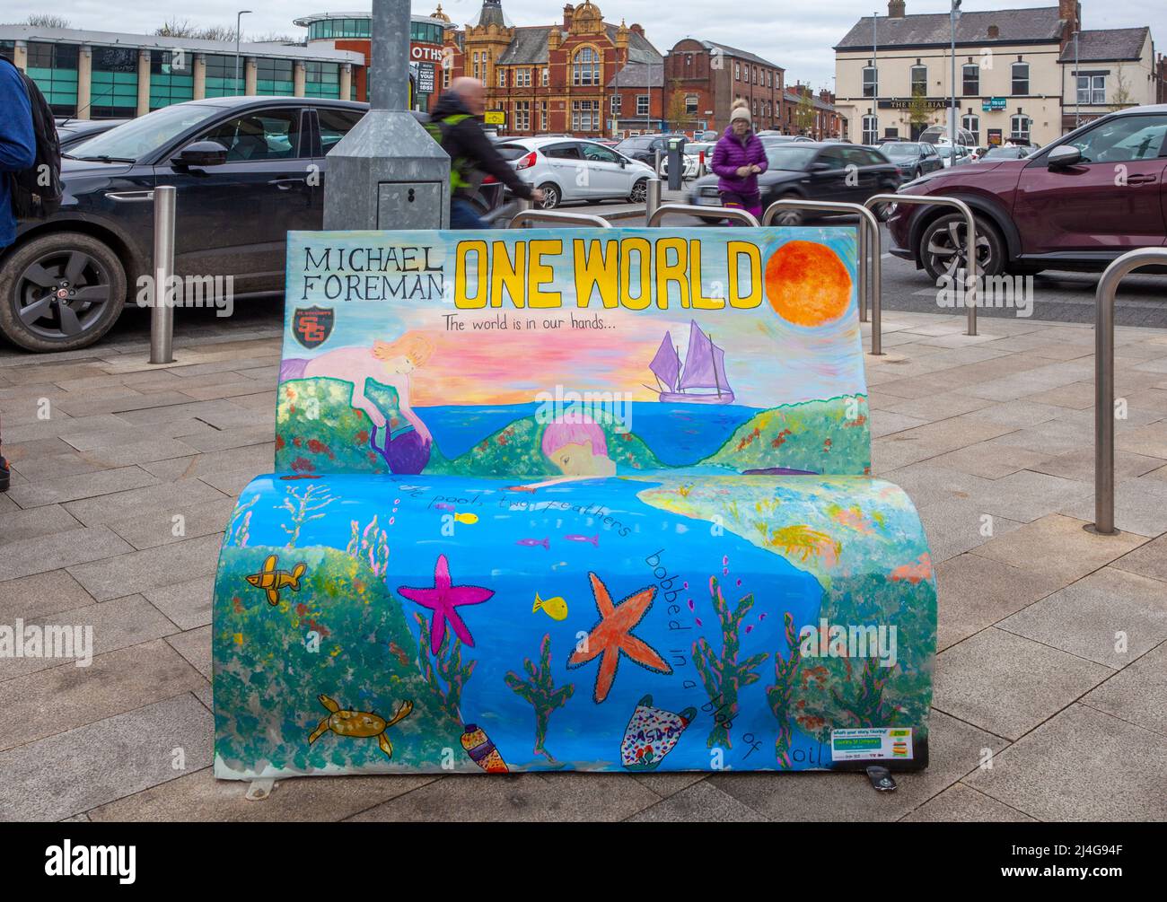 Chorley Town Center, Michael Foreman „One World“ Book Bench Trail; „What's Your Story, Chorley?“ Stockfoto