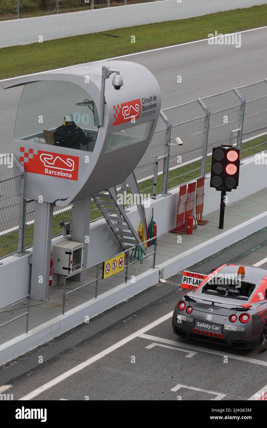 Nissan GT-R Safety Car wartet in der Boxengasse auf dem Circuit of Catalonia, Barcelona, Spanien Stockfoto