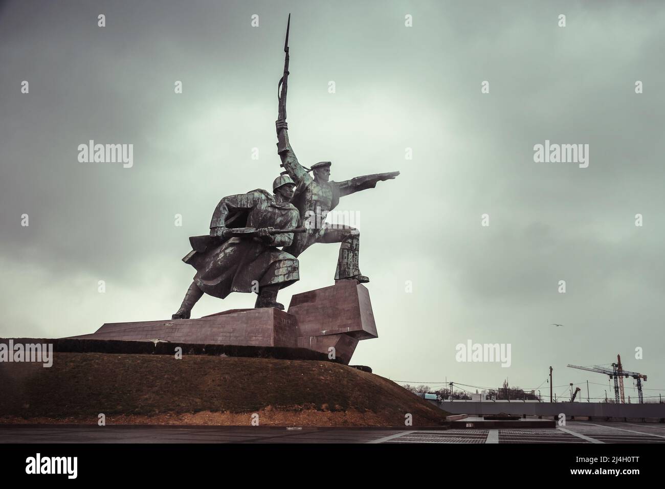 Sewastopol, Krim - 17. März 2021: Soldat- und Seemanndenkmal in Sewastopol Stockfoto