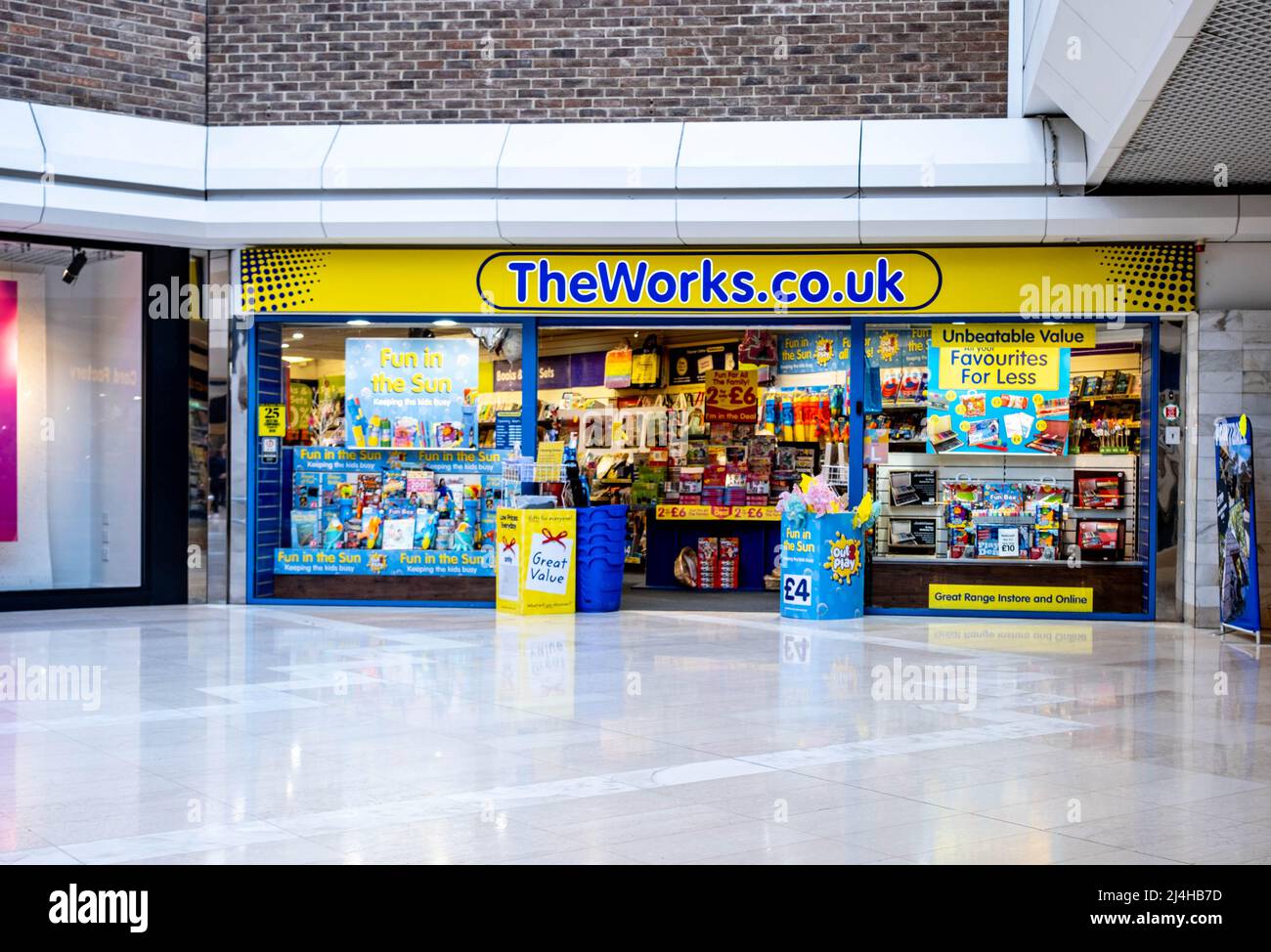 Epsom Surrey London, April 15 2022, The Works Art And Craft High Street Retailer Chain With No People Stockfoto