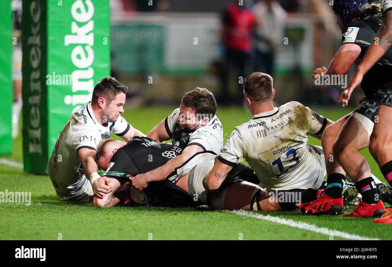 Joe Joyce von Bristol Bears erzielt ihren dritten Versuch während der Heineken Champions Cup Runde von 16, dem zweiten Beinspiel im Ashton Gate Stadium, Bristol. Bilddatum: Freitag, 15. April 2022. Stockfoto