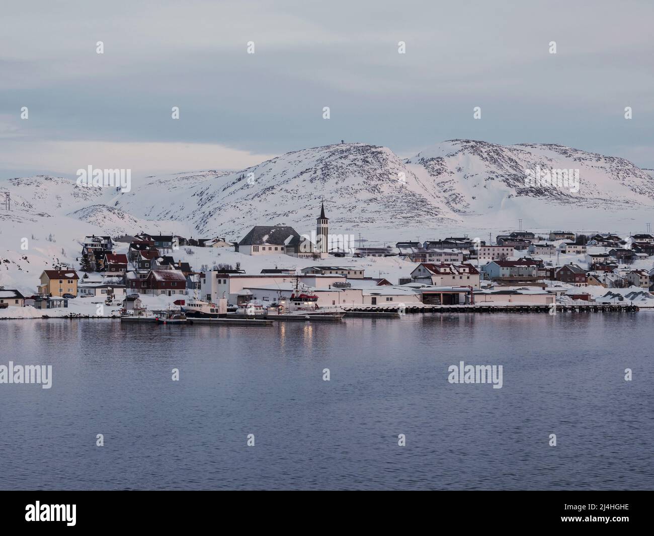 Mehamn Dorf auf der Vedvik Halbinsel, Norwegen, im Winter Stockfoto