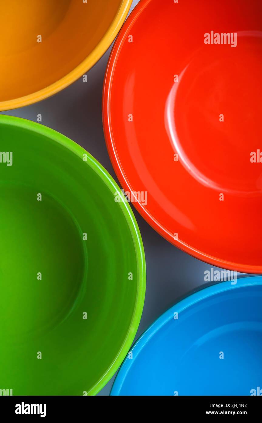 Regenbogen heller Hintergrund mit Linien und Kreisen Stockfoto