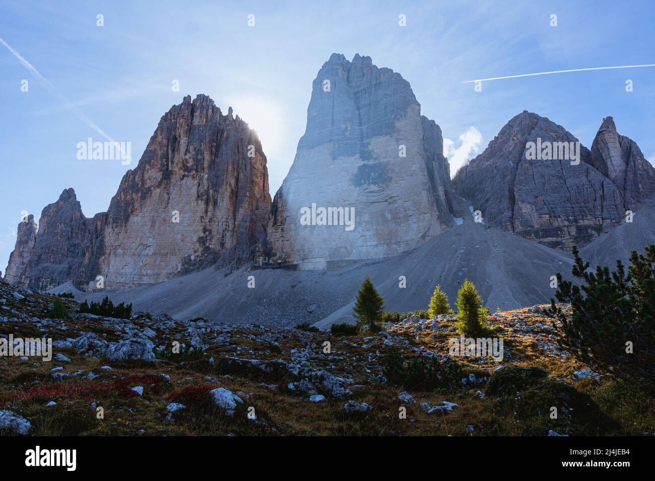 Die drei Gipfel des lavaredo: Einer der schönsten und berühmtesten Berge der Welt, im Naturpark Tre cime-dolomiti di sesto, Venetien - Stockfoto