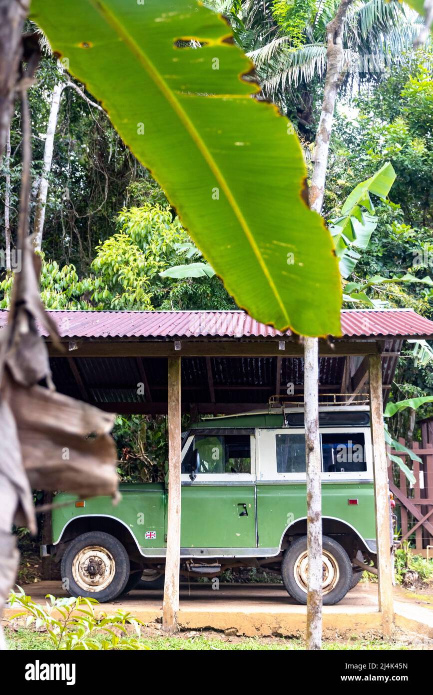 Oldtimer Land Rover Series 4x4 Truck - La Laguna del Lagarto Eco-Lodge, Boca Tapada, Costa Rica Stockfoto
