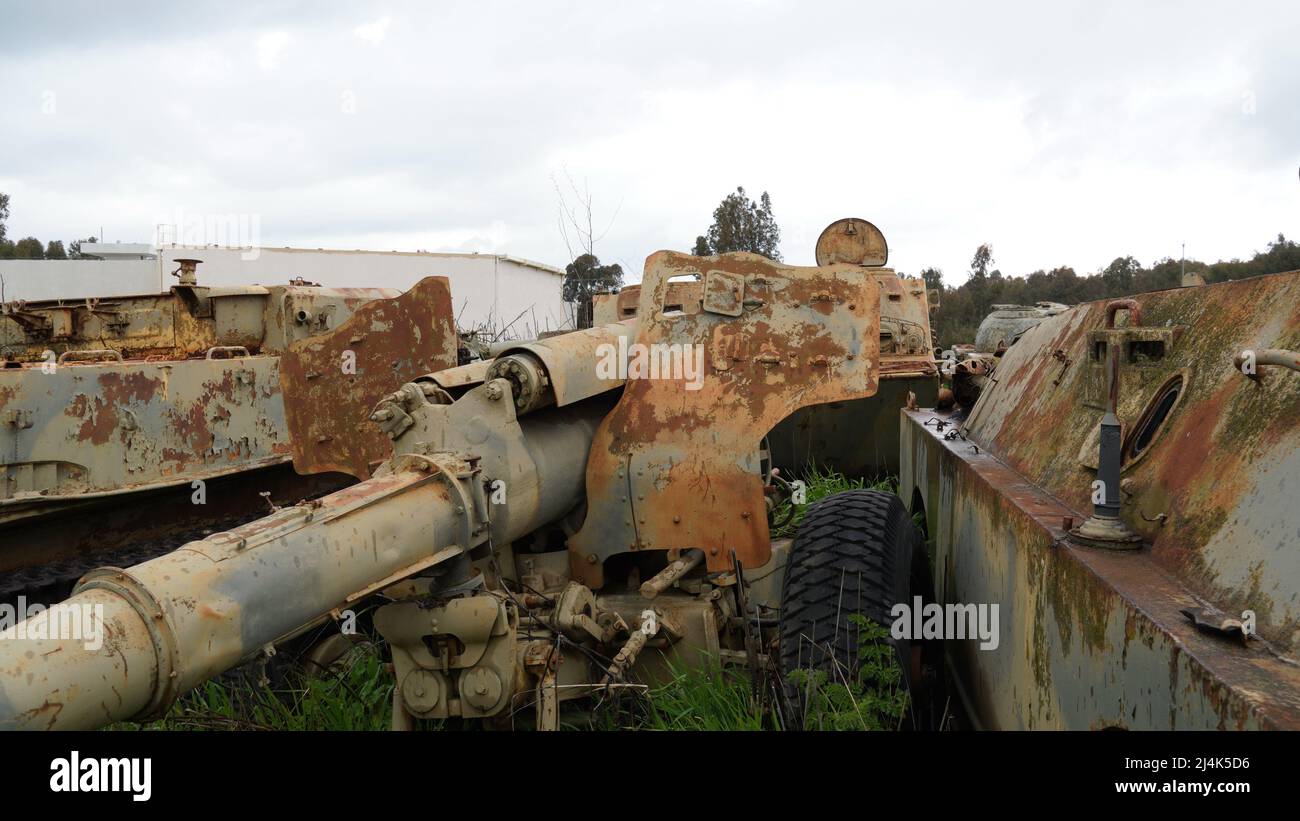 152mm Geschützhaubitze D-20. Sowjetische Haubitze von Syrern gefangen und als Ziel für Erschießung durch Israelis. Stockfoto