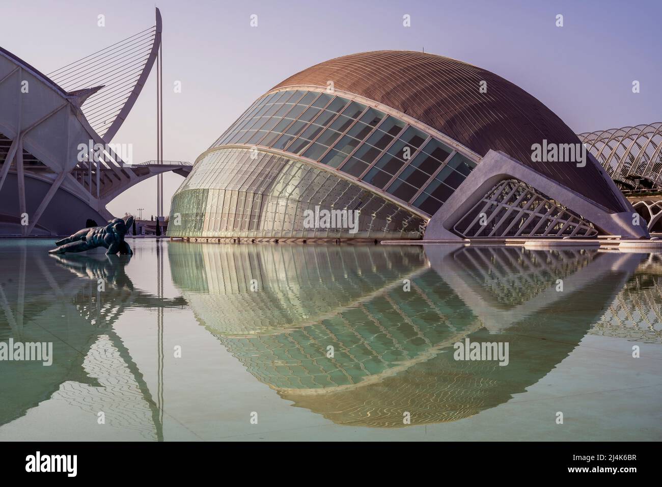 Hemisferisches Planetarium, Stadt der Künste und Wissenschaften (Ciudad de las Artes y las Ciencias), Valencia, Bundesland Valencia, Spanien Stockfoto