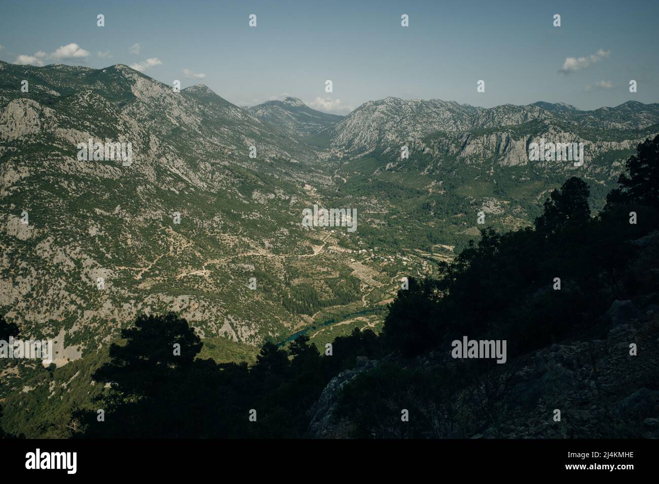 Türkische Landschaft in Beydaglari Sahil Milli Parki, Toros Taurus Gebirge, Tekirova, Türkei. Hochwertige Fotos Stockfoto