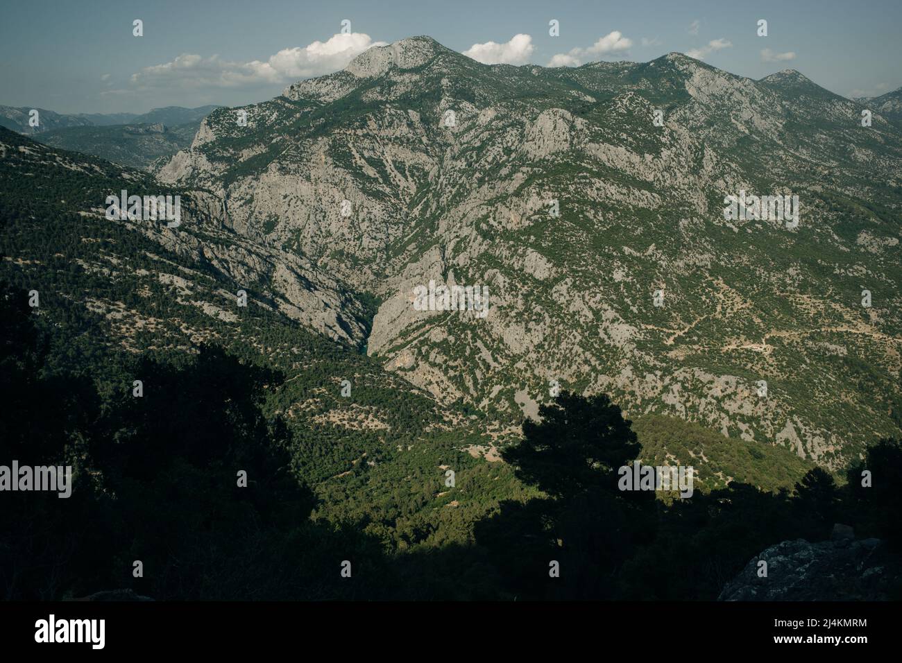 Türkische Landschaft in Beydaglari Sahil Milli Parki, Toros Taurus Gebirge, Tekirova, Türkei. Hochwertige Fotos Stockfoto