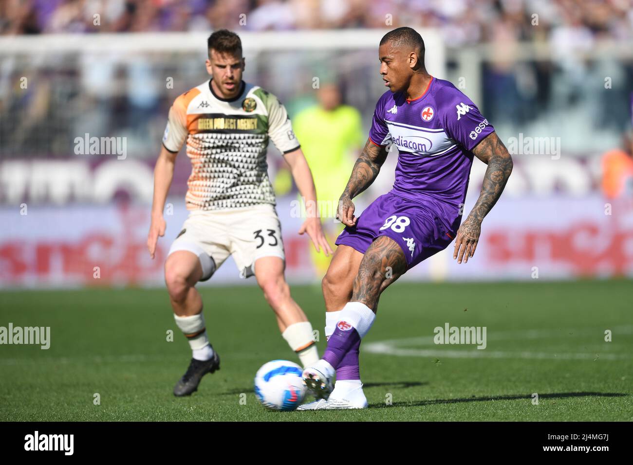 Igor Julio dos Santos de Paulo (Fiorentina) Während des italienischen "Serie A"-Spiels zwischen Fiorentina 1-0 Venezia im Artemio Franchi-Stadion am 16. April 2022 in Florenz, Italien. (Foto von Maurizio Borsari/AFLO) Stockfoto