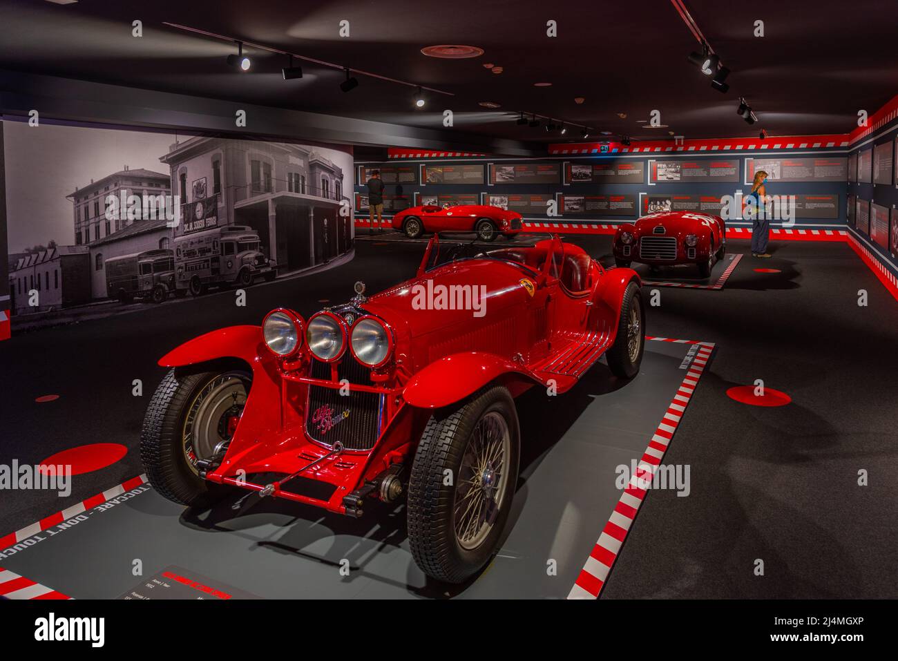 Maranello, Italien, 23. September 2021: Rennwagen im Museo Ferrari in Maranello, Italien. Stockfoto