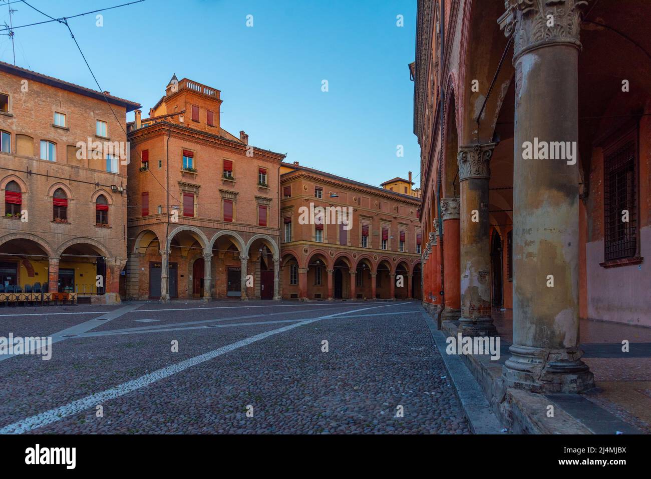 Bologna, Italien, 22. September 2021: Blick auf die piazza Santo Stefano in der italienischen Stadt Bologna. Stockfoto