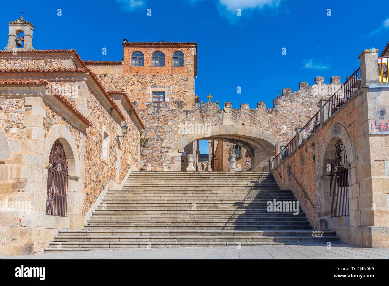 Arco de la estrella Tor in der spanischen Stadt Caceres Stockfoto