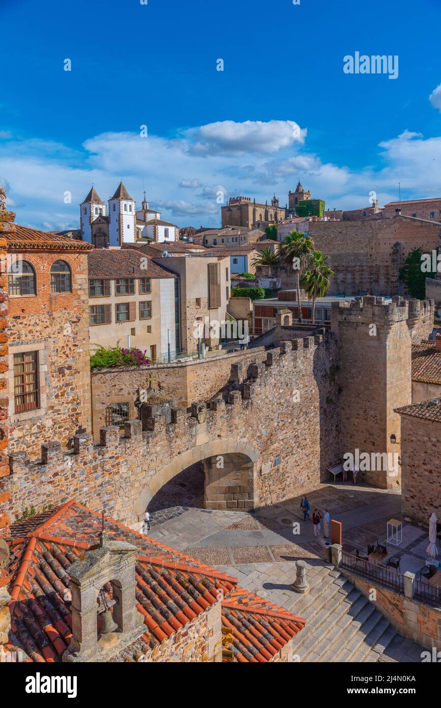 Arco de la estrella Tor in der spanischen Stadt Caceres Stockfoto