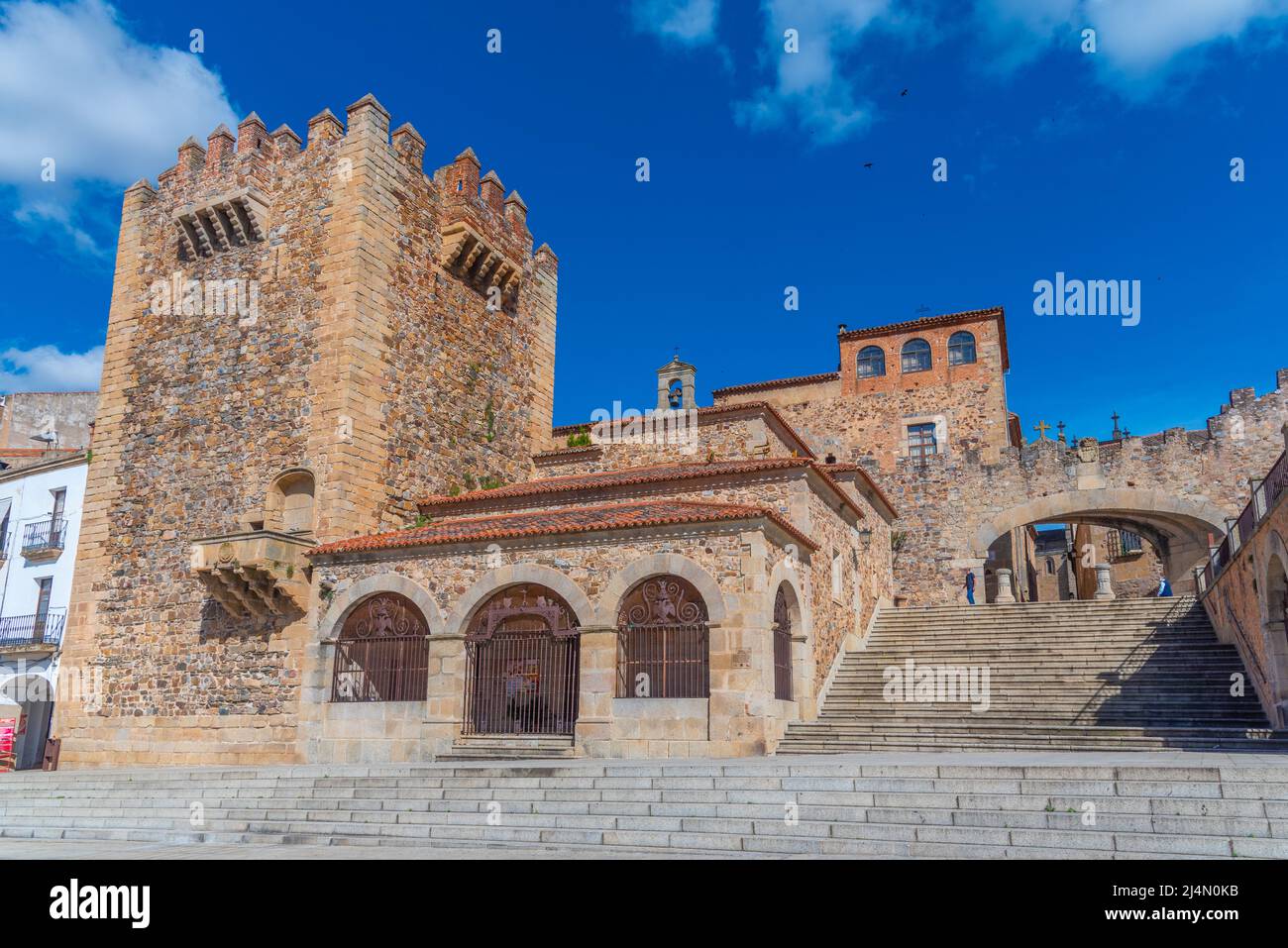 Arco de la estrella Tor in der spanischen Stadt Caceres Stockfoto