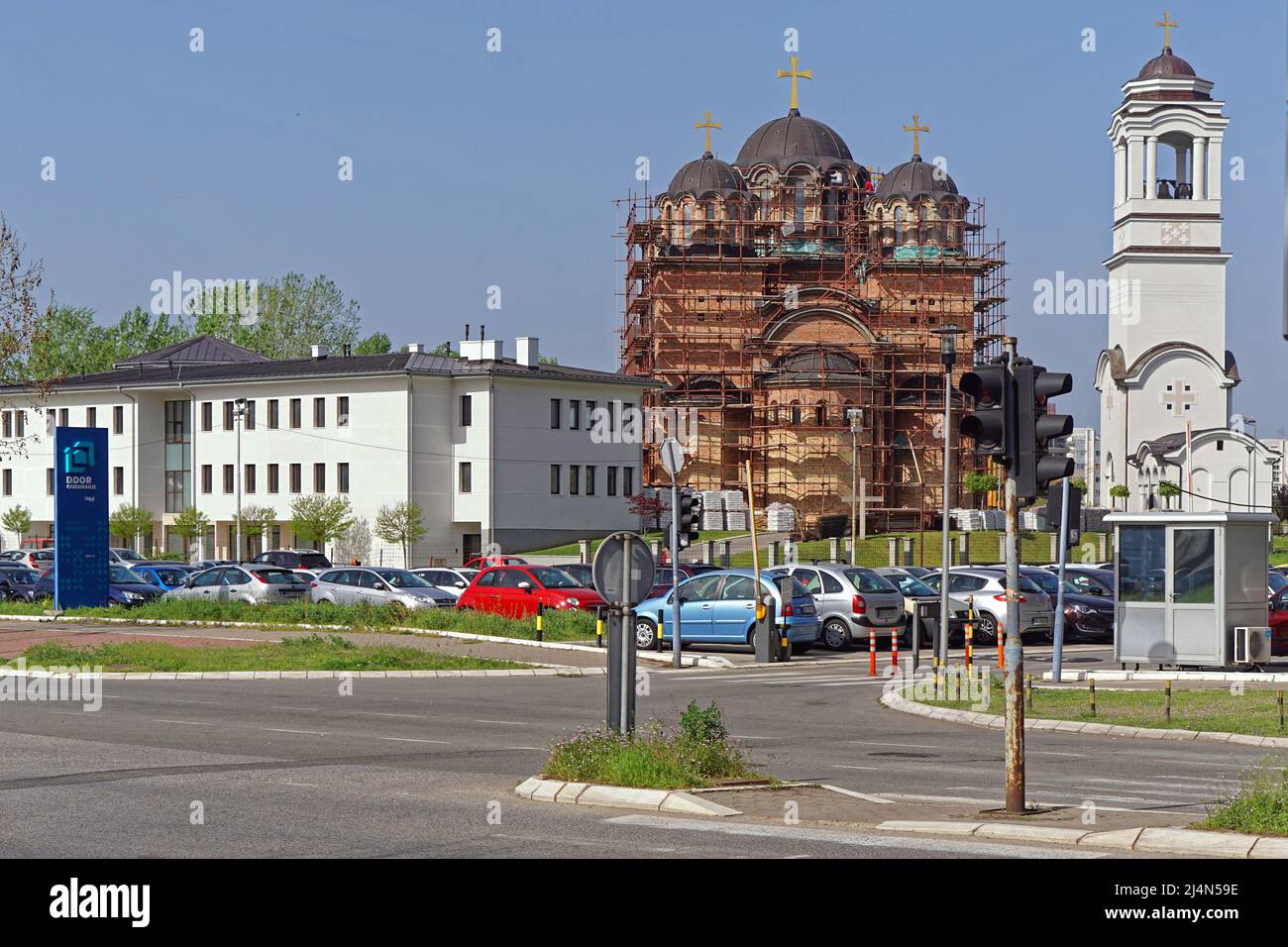 Belgrad, Serbien - 13. April 2018: Bau der orthodoxen Kirche des heiligen Simeon in Neu-Belgrad. Stockfoto