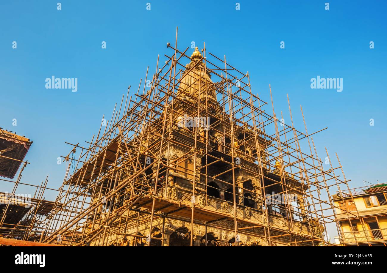 Wiederaufbau von Krishna Mandir, Durbar Square, Patan, Kathmandu Valley, Nepal, Beschädigt während des Erdbebens in Nepal 2015 Stockfoto
