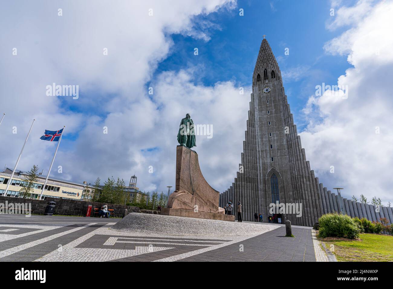 Wunderschöne Luftaufnahmen der isländischen Hauptstadt Reykjavik, der Kathedrale von Hallgrimskirkja und der wunderschönen Stadt Stockfoto