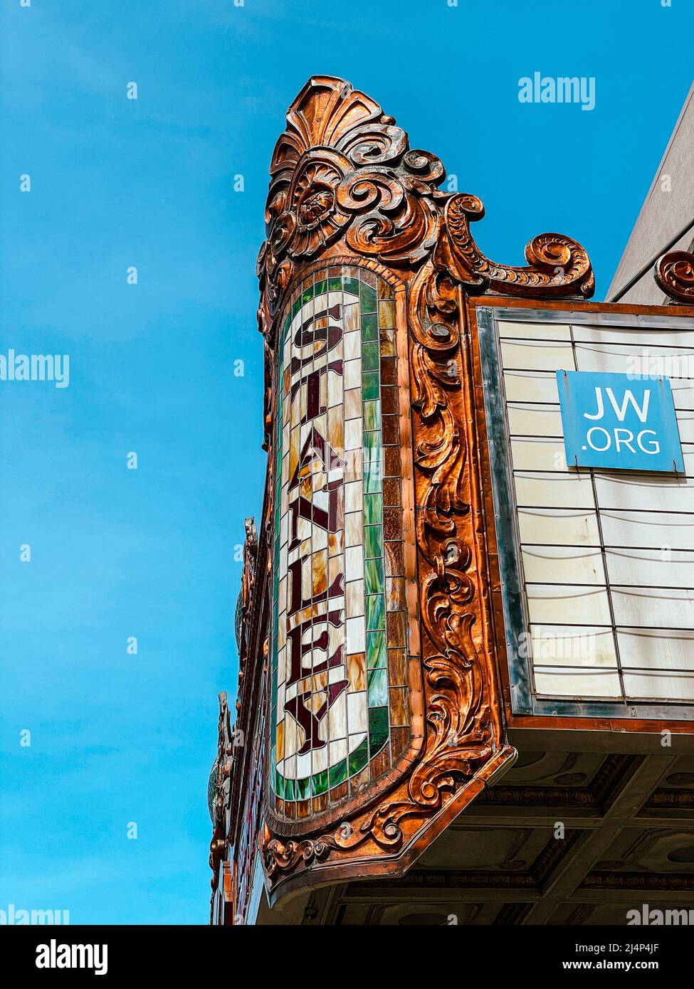 Fassade des Stanley Theaters ein renovierter historischer Ort, der heute eine Versammlungshalle der Zeugen Jehovas beherbergt Stockfoto