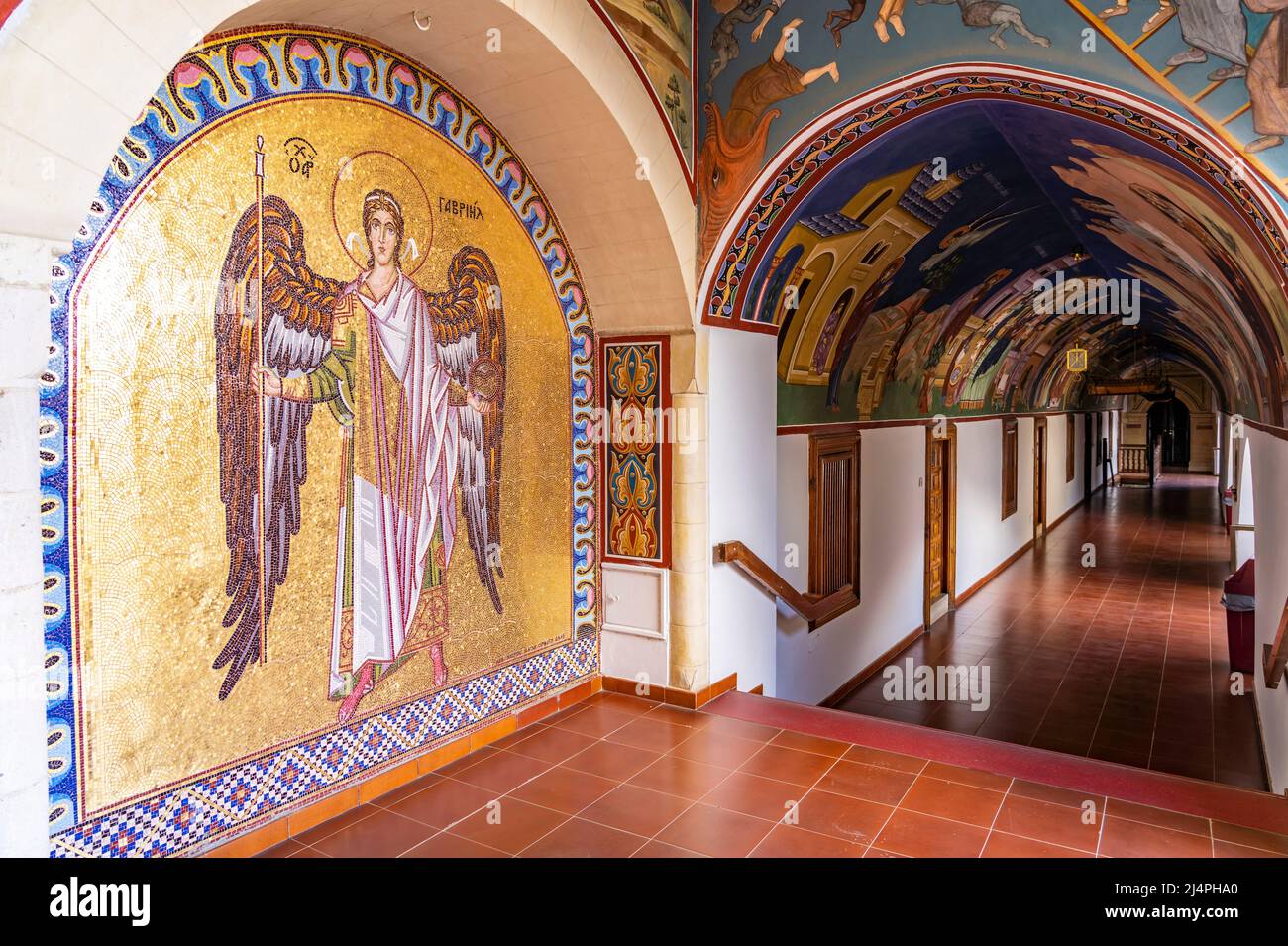 Mosaik im Gang des Klosters Kykkos im Troodos-Gebirge, Zypern, Europa | Kykkos Klostermosaiken, Zypern, Europa Stockfoto