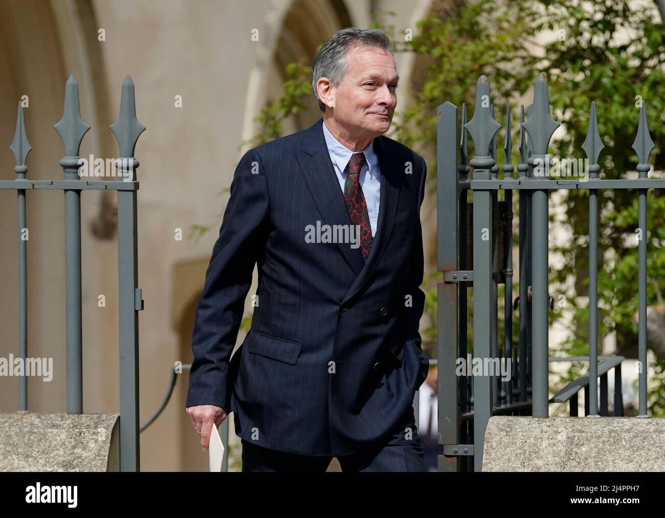 Daniel Chatto verlässt den Mattins-Osterdienst in der St. George's Chapel im Windsor Castle in Berkshire. Bilddatum: Sonntag, 17. April 2022. Stockfoto